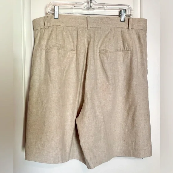 Linen Blend Pleated Shorts - Picture 5 of 7